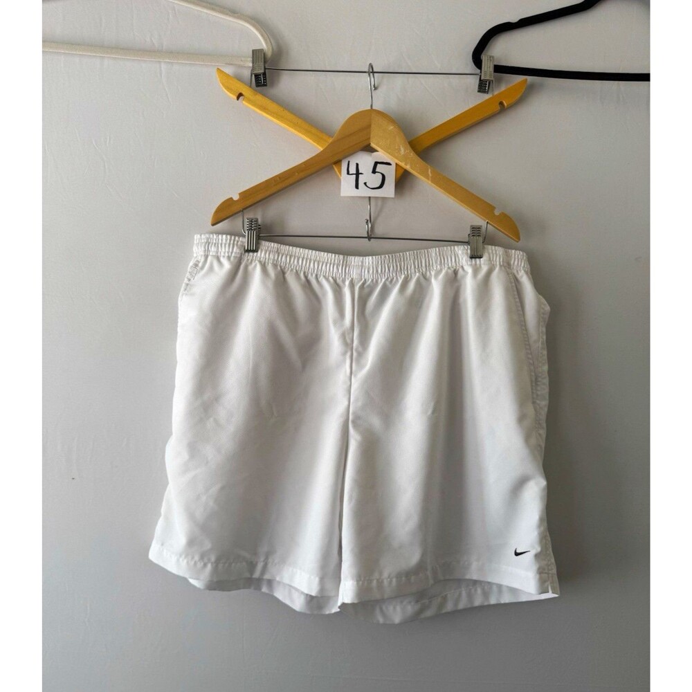 Nike Dri-FIT Men’s XL Athletic Shorts White 5" Inseam Drawstring Pockets